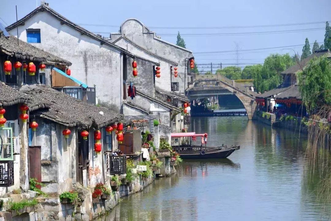 青蟹、波龙、榴莲竞相登场，海关助力年货“抢鲜”通关